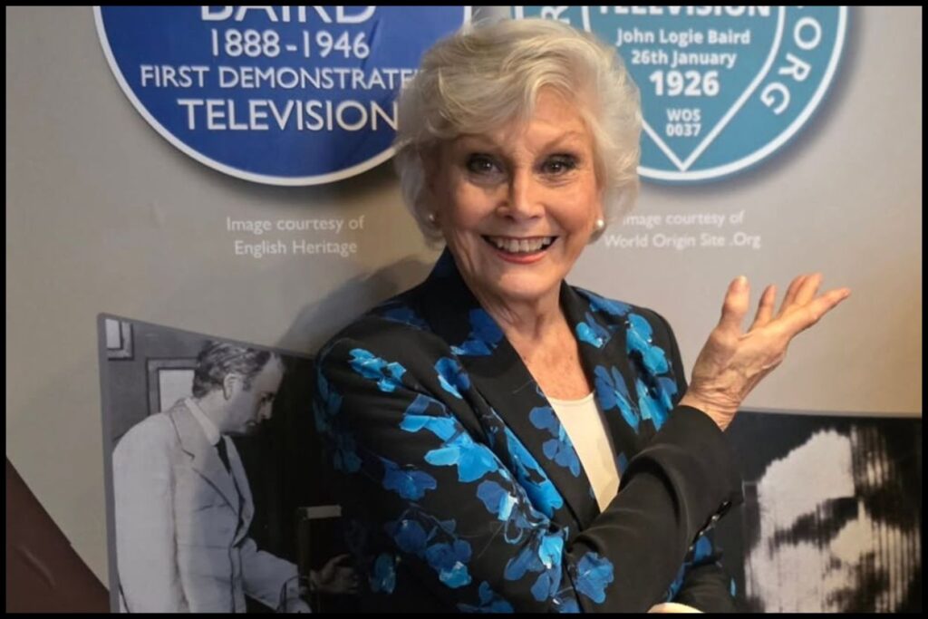 how old is angela rippon