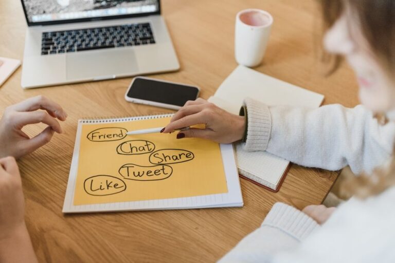 How Small Brands Get Seen Online Without Being Loud