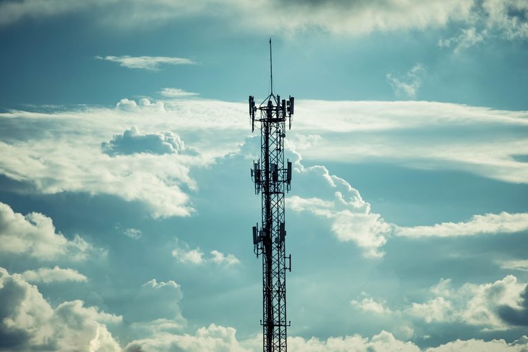 How Companies Can Manage the Risk of Long-Term Telecom Mast Lease Agreements